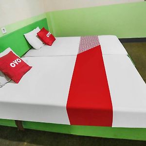 Oyo 90825 Hotel Lizha 2